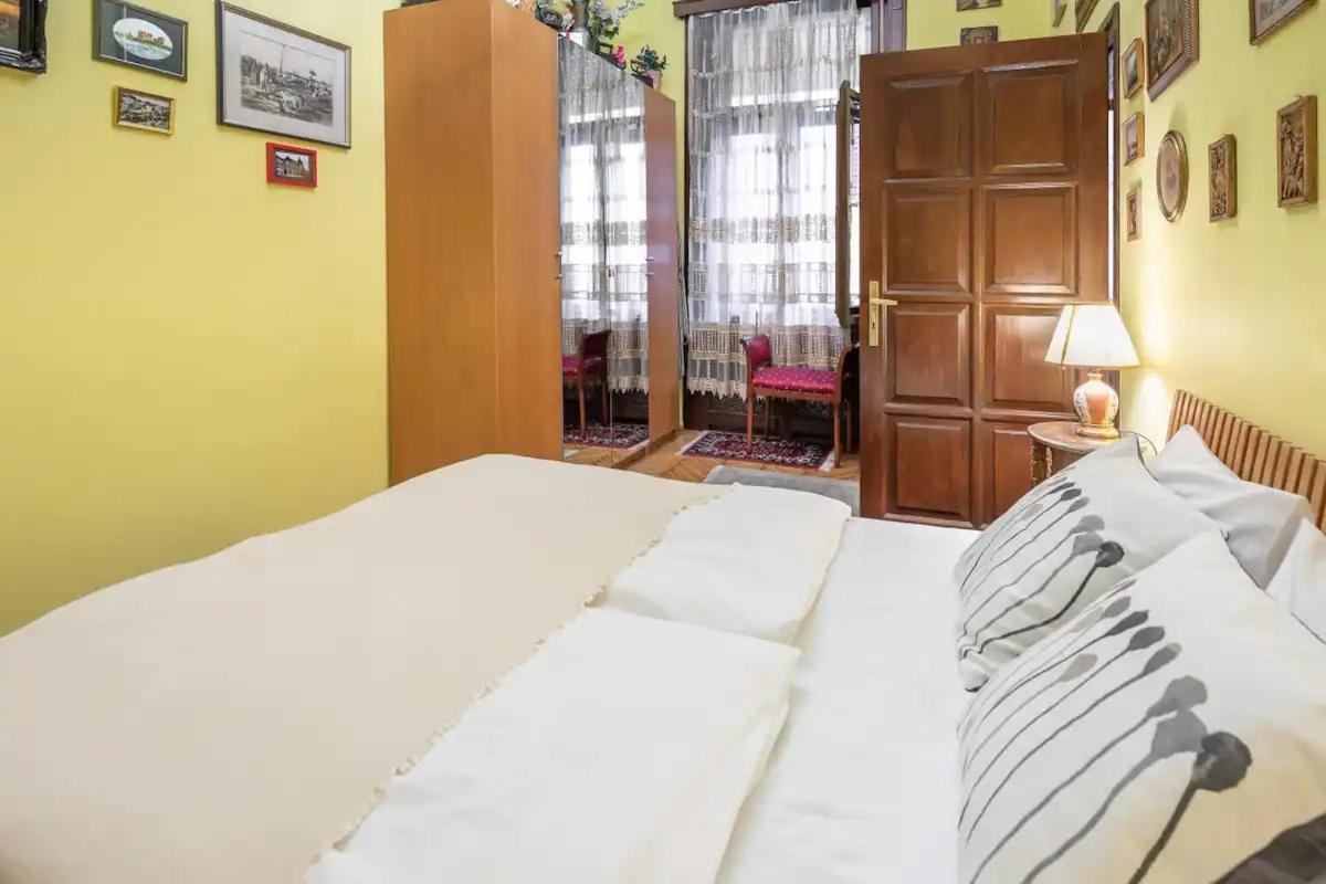 Ultra Location Apartament