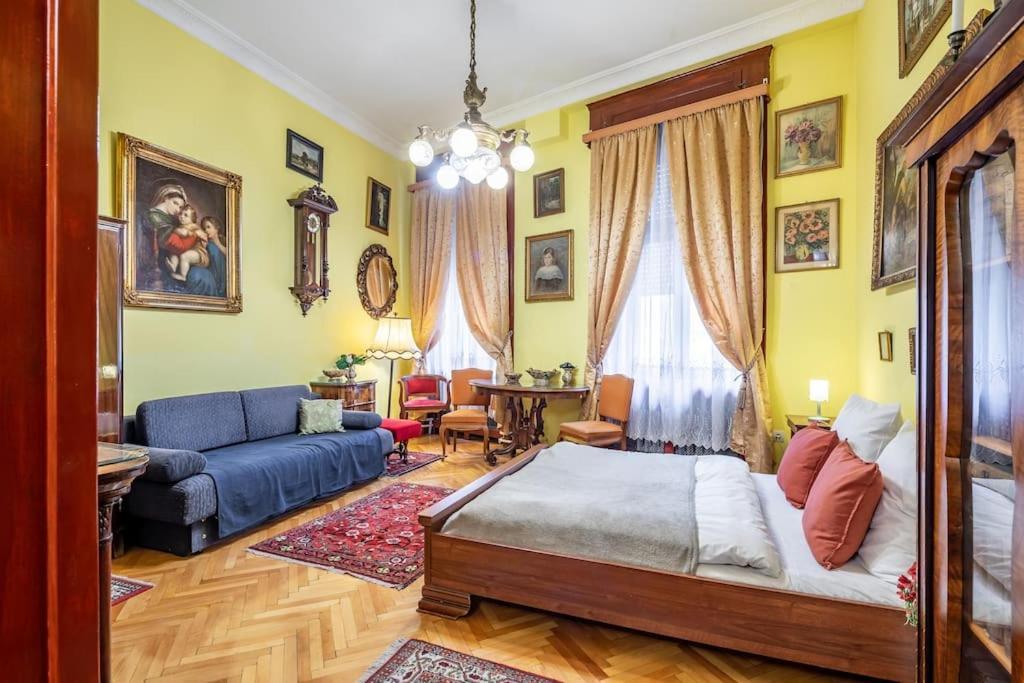 Apartament Ultra Location *